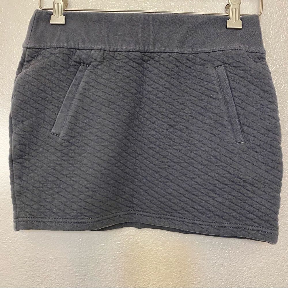 COLUMBIA Womens cotton quilted dark gray mini pull on skirt -Runs small - XS